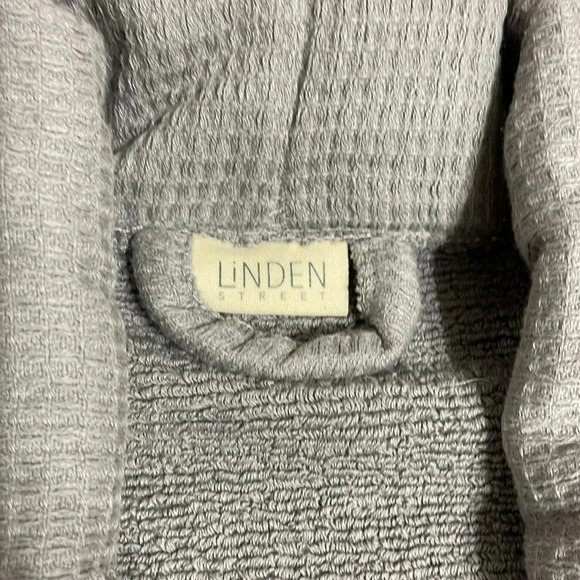 NWTs Organic cotton waffle robe - Picture 2 of 4